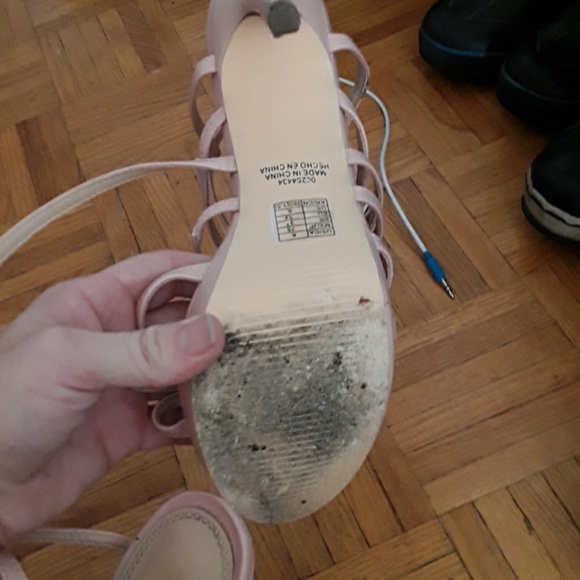 Pink strappy.sandals - Picture 4 of 4